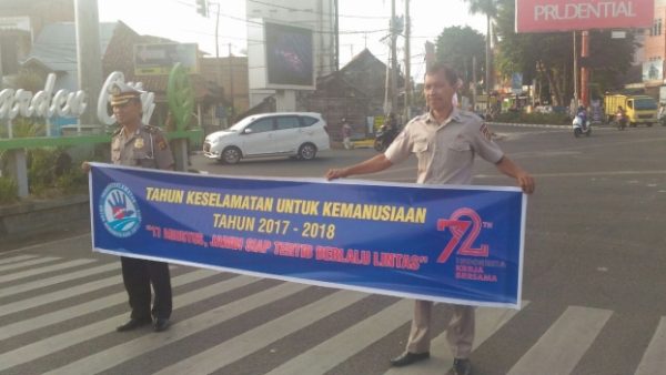 agustus kegiatan spanduk 17 Berlalulintas Siap Tertib â€œ17 Jambi Agustus,