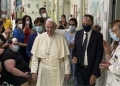 Paus Fransisku,Saat tiba di Vatikan setelah dirawat di RS  Gemelli, Roma (Foto : Padre Marco,SVD/Roma)