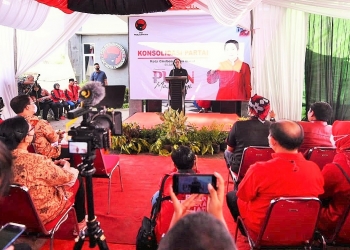 Ketua DPR RI,Dr. (H.C) Puan Maharani saat pidato di Cirebon (Dok/Pemberitaan)