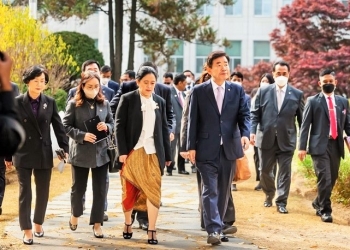 Ketua Parlemen RI,Puan Maharani bersama Ketua DPR Korea Selatan