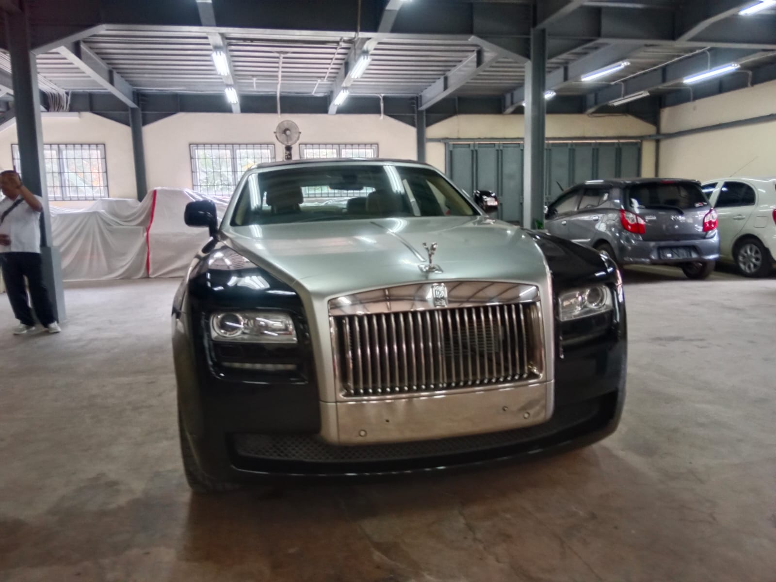 Mobil Rolls-Royce